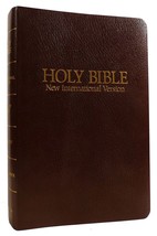New International Version The Holy Bible Containing Old And New Testament Bible - £81.10 GBP
