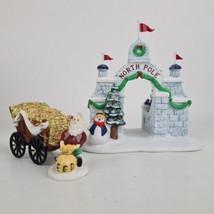  Department 56 North Pole Gate 5632-4 Christmas Building + Figures Retired  - £9.39 GBP