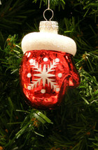 HAND BLOWN MERCURY STYLE HAND PAINTED RED SNOWFLAKE MITTEN CHRISTMAS ORN... - $12.88