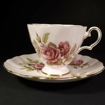 Vintage !! Grosvenor, England pink large cabbage roses tea cup and saucer - $19.63