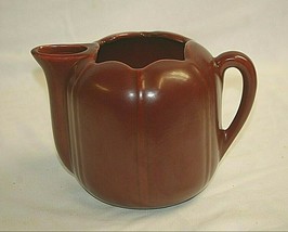 Old Vintage Ceramic Beverage Water Pitcher Pepper Shaped Scalloped Top MCM - £31.14 GBP