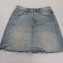 Old Navy RN#160476 Women's Blue Frayed Bottom Pockets Denim Mini Skirt Size 0 image 9