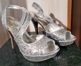 SILVER STILETTOS size 7.5 Shoes KENNETH COLE MY HOUR Heels - $18.46