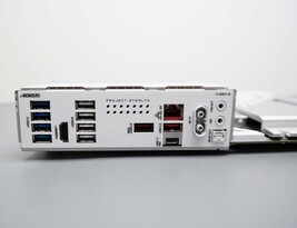 GIGABYTE B850 A STEALTH ICE ATX AM5 AMD B850 ATX Motherboard image 4