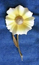 Marvella Big Mod Enamel Pale Yellow Flower Gold-tone Brooch 1960s vintage 3 3/8&quot; - £13.62 GBP