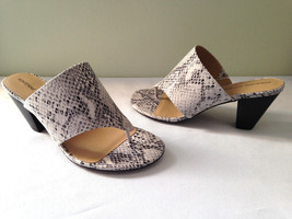 NIB Adrienne Vittadini PRUSHA Gorgeous Leather Snakeskin Print Thong Sandals 6 M - £58.37 GBP