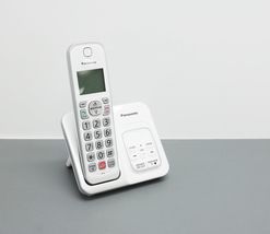 Panasonic KX-TGD832W 6.0 Expandable Cordless Phone System image 3