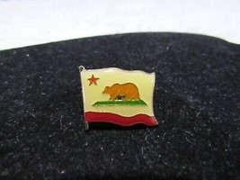 California Republic Bear/Red Star Flag Lapel Pin/Hat Tac, Fashion Accessory - £3.36 GBP