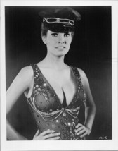 Raquel Welch 1970&#39;s 8x10 photo huge cleavage in bustiere and cap sexy - $368.57 MXN