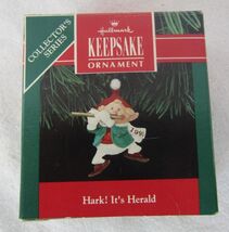 HALLMARK KEEPSAKE ORNAMENT 1991 &quot;HARK! IT&#39;S HERALD&quot; COLLECTOR SERIES RGH05 - $5.64 CAD