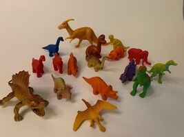 Lot of 17 Dinosaur/Pre-historic Animal Toy Lot Plastic/Rubber - $7.20
