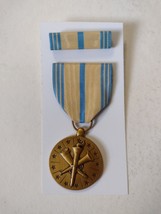 ARMED FORCES RESERVE NATIONAL GUARD MEDAL FROM PRIVATE COLLECTION CONSIG... - $13.86