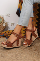 Camel Rivet Buckle Closure Wedge Sandals - $609.11 MXN