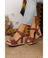 Camel Rivet Buckle Closure Wedge Sandals - $609.11 MXN