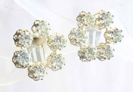 Elegant Prong-set Crystal Rhinestone Silver-tone Clip Earrings 1950s vint. 7/8&quot; - £9.80 GBP