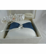 Davids Bridal Wedding 7&quot; square ring pillow and Garter Mint in the box - $23.05 CAD