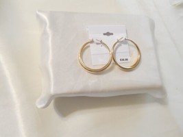 Department Store 1-1/2&quot; Gold Tone Hoop Earrings F148 - £11.46 GBP