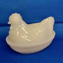 Vintage Anchor Hocking Milk Glass Hen on Nest EUC - $19.21 CAD
