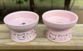 Raised Pedestal Pair of Pink Ceramic Cat Food &amp; Water Dishes Embossed Fa... - £22.50 GBP