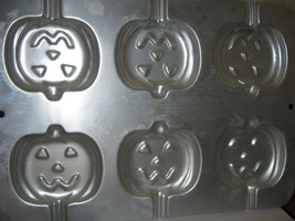 Wilton 6 Cavity Pumpkin Popsicle Cupcake Pan 2105-8100 - £8.49 GBP