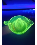 Vintage Uranium Vaseline Glass Juicer Spout Reamer Depression Green Glow - $368.03 MXN
