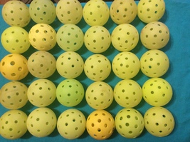 30 USED PICKLEBALLS - FREE SHIPPING - ACTUAL BALLS BEING SHIPPED  - £17.12 GBP