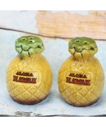 Aloha Hawaii Pineapple Salt + Pepper Shakers Vtg - $222.40 MXN