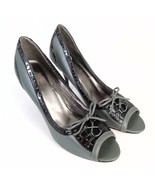 Joey Women&#39;s 9.5 Peep Toe 4&quot; High Heels Bow Patent Brogue Trim Academia ... - $367.50 MXN