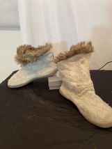 Maurices White Crocheted Womens Booties w/Fur Sz M 7/8 - £11.42 GBP