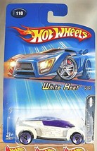 2005 Hot Wheels #110 White Heat 5/5 2002 AUTONOMY CONCEPT White w/Lavender5DotSk - £6.86 GBP