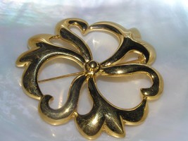 Estate MONET Signed Large Cut-Out Swirly Goldtone Flower Pin Brooch – ma... - $12.19