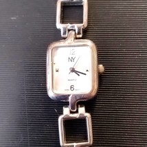Beautiful vintage silver NY watch - $20.79