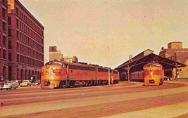 Milwaukee Road Railroad Train Streamliner Milwaukee Wisconsin Depot postcard - £4.97 GBP