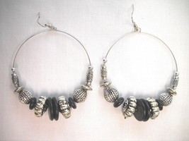 BIG BOHEMIAN BLACK HOWLITE STONE &amp; ANTIQUE ALLOY BEADED HOOP DANGLING EA... - €5,16 EUR