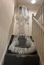Wedding veil with ruffled edge, personalized with hair comb - £52.35 GBP+