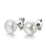 NWT Genuine MESTIGE 10mm White Pearl Earrings - $188.30 MXN