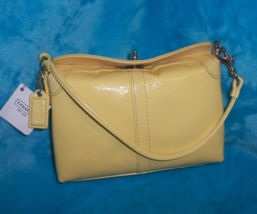 New W/ Tag Coach Canary Patent Leather Turn Lock Wristlet Bag W/ Color Flaws - £14.20 GBP