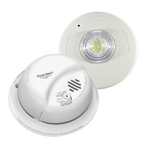 First Alert CO5120BN Hard-Wired Carbon Monoxide Alarm + SLED177 Strobe Light - £113.33 GBP