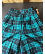 Gap ladies size 11 plaid wool blend lined shorts - $255.49 MXN