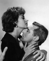 Houseboat Cary Grant Sophia Loren romantic embrace in profile 24X36 Poster - £22.75 GBP