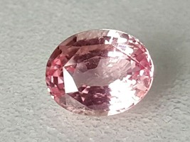 Natural Padparadscha Sapphire, 1.37 Ct Orangish Pink oval VVS from Sri Lanka - £880.04 GBP