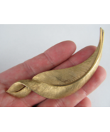 Vintage Trifari Brooch Signed Gold Tone Leaf Brooch Pin Jewelry ESTATE S... - $23.99