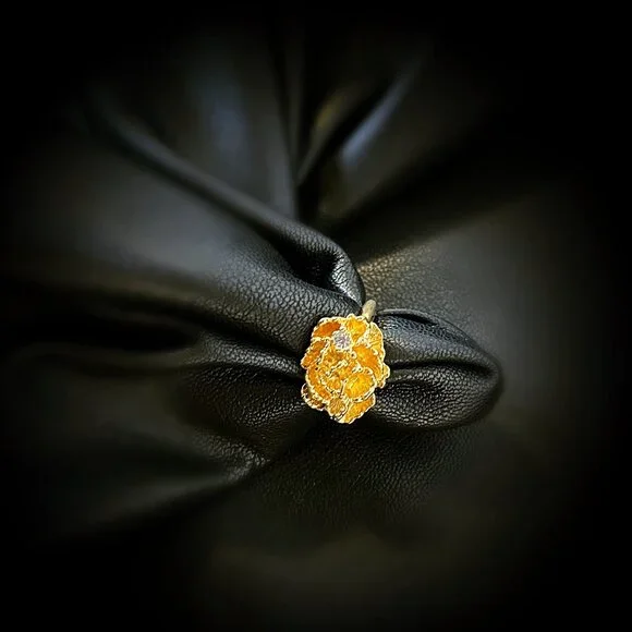 Vintage Avon Gold tone floral ring! - $14.00