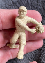 Marx Vinyl Sports Figure Baseball Pitcher 1 3/4 Inch High - £8.17 GBP