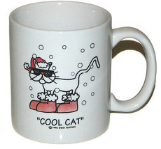 Doze Clothes 1995 Cool Cat Coffee Mug wearing Sunglasses Santa Hat &amp; Boots - £15.82 GBP