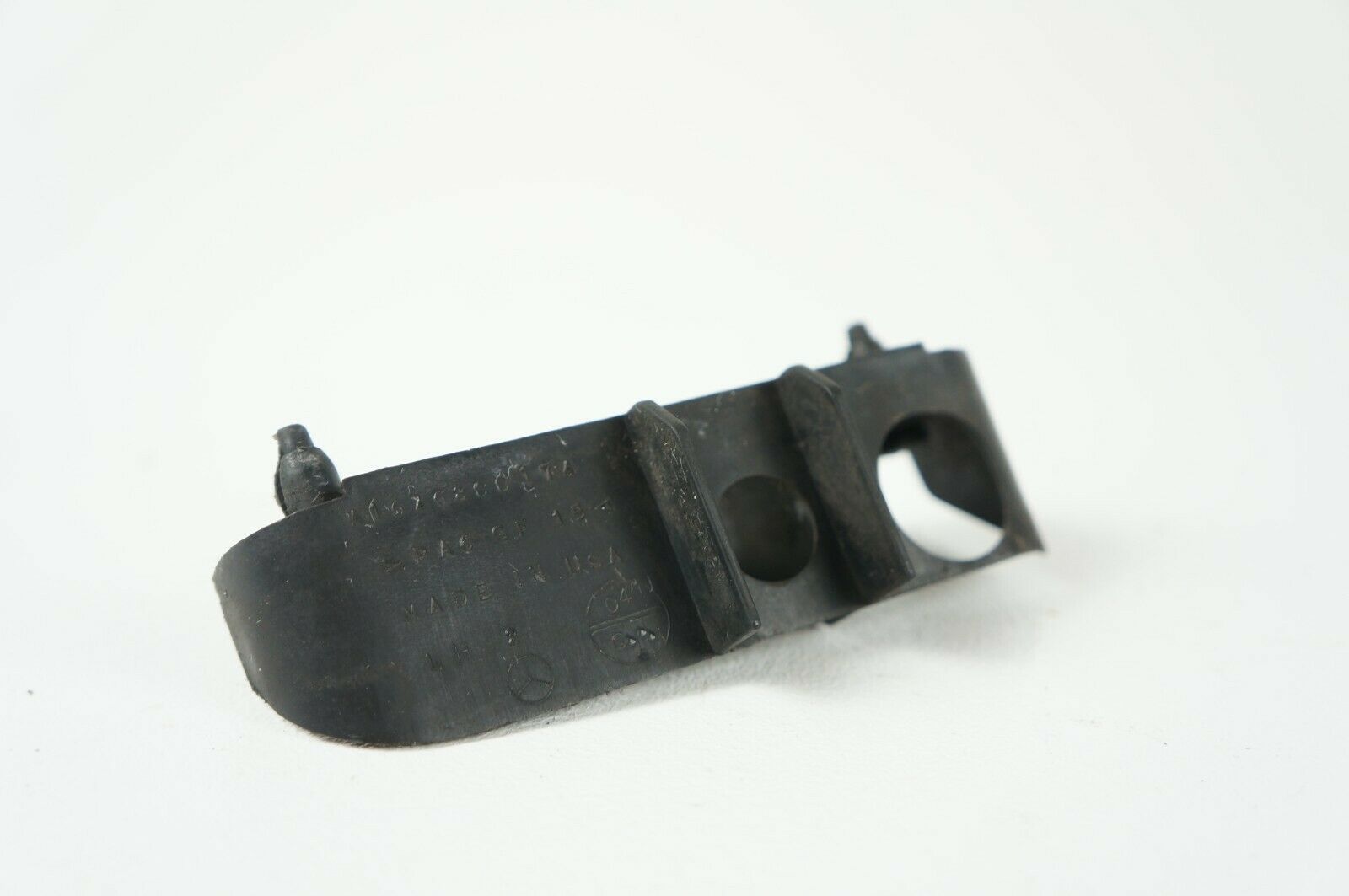 06-2011 mercedes w164 ml350 ml550 front left side fender mount bracket h... - $25.22