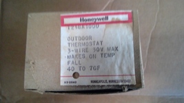 Honeywell T238A 1000 Outdoor Thermostat 3-Wire 30 V Max  - $28.59