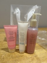 MARY KAY Satin Hands Lotion Blissful Pomegranate Full Size Three Piece S... - $375.11 MXN