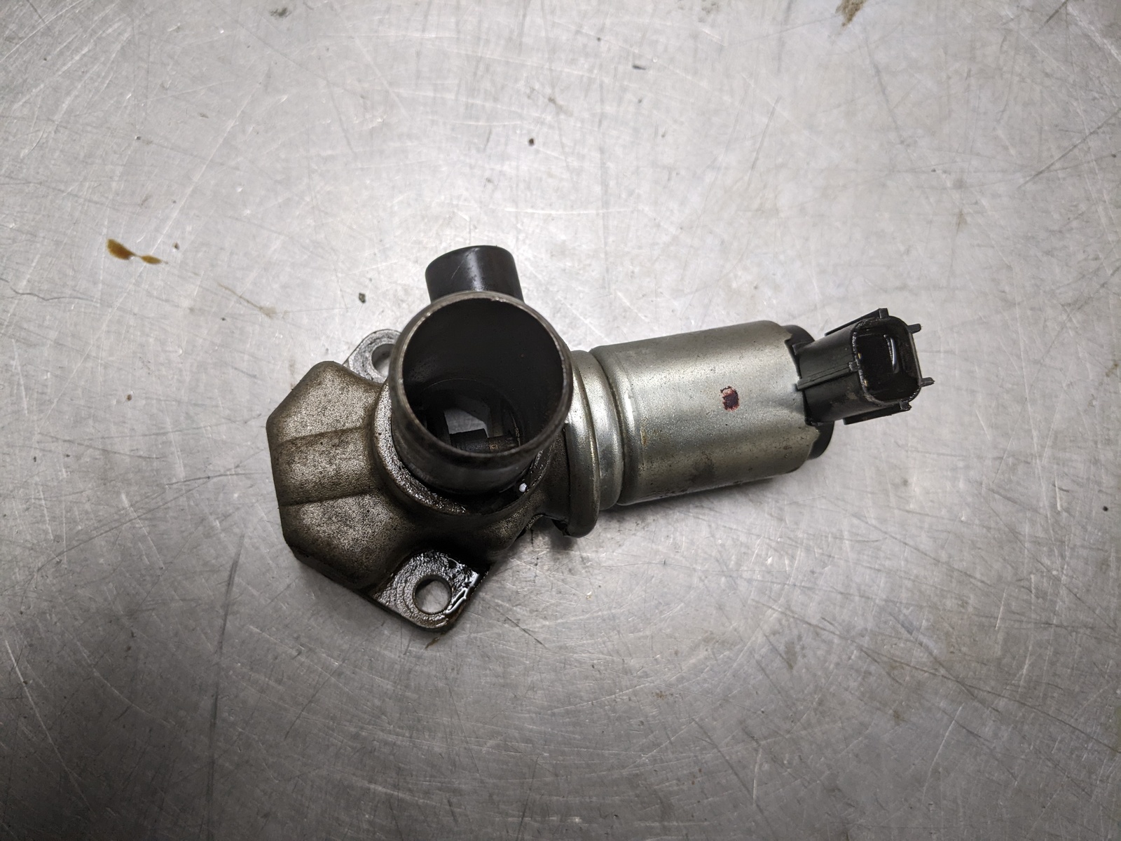 Idle Air Control Valve From 1999 Ford E-350 Super Duty  6.8 - $24.70