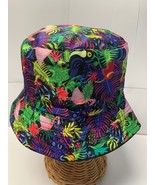 Pretty &amp; fun bucket hat flamingo print reversible to solid black - $446.66 MXN